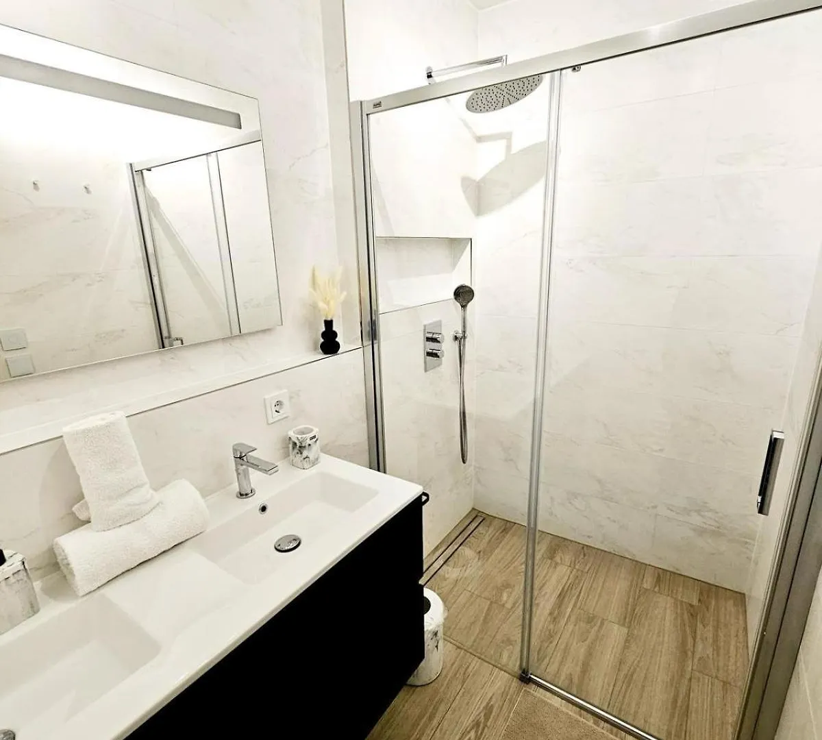 Apartment Stunning 2 Bedrooms With Private Terrace In Luxembourg Luxembourg